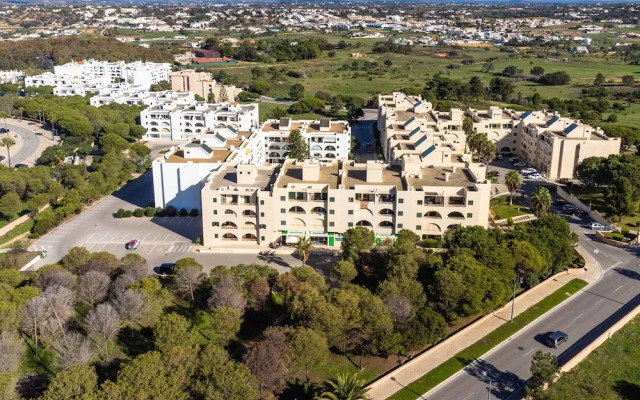 Salgados 1 Bedroom Apartment - 500m da Praia