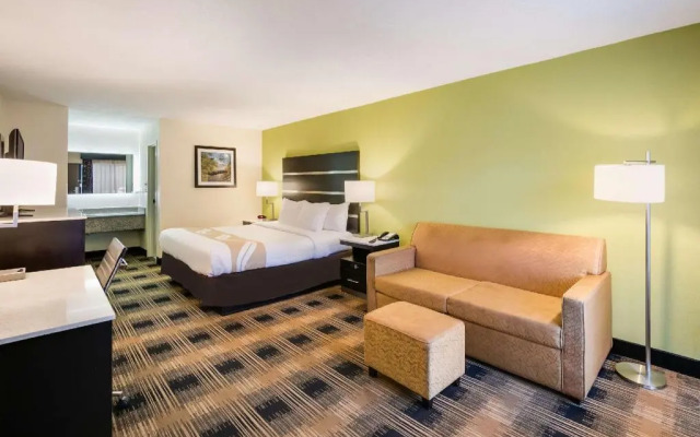 Quality Inn & Suites Mt Chalet