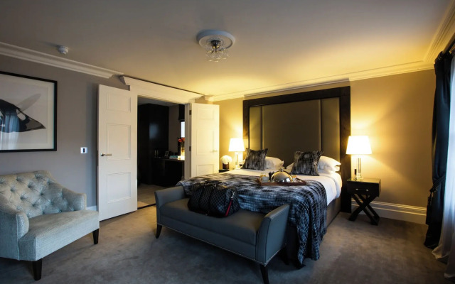 One Warwick Park Hotel
