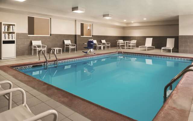 Country Inn & Suites by Radisson, Indianapolis South, IN