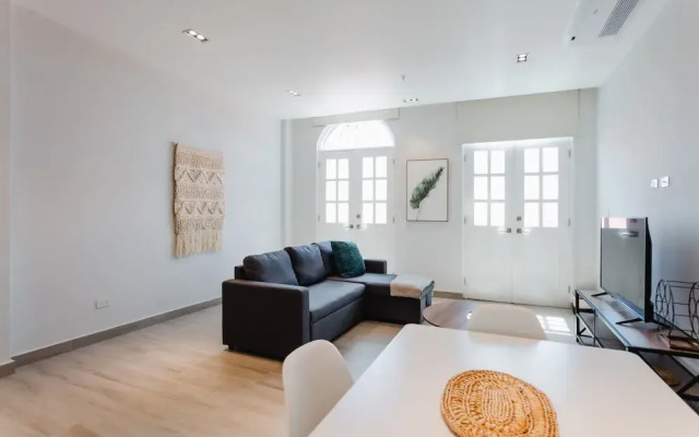 w Brilliant 2BR w Balcony in Panama