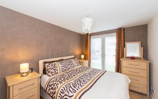 2 Bedroom Apartment In Edinburgh