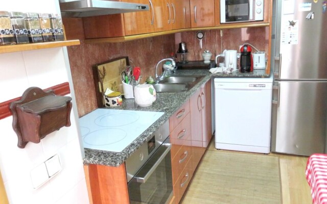 Apartment With 2 Bedrooms in Canet de Mar, With Wonderful Mountain Vie