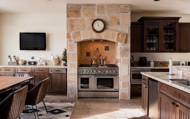 Old Town Luxury by Casago