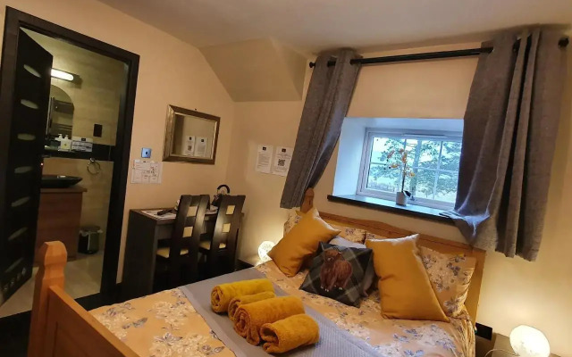 The Cot House Inn