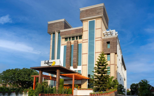 Hotel Saffron Leaf