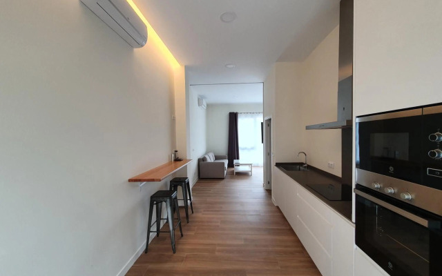 REDONDELA APARTMENTS - Bedroom, Bathroom & Kitchen