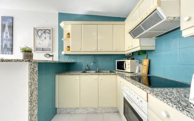 Apartment in Roses With Shared Pool