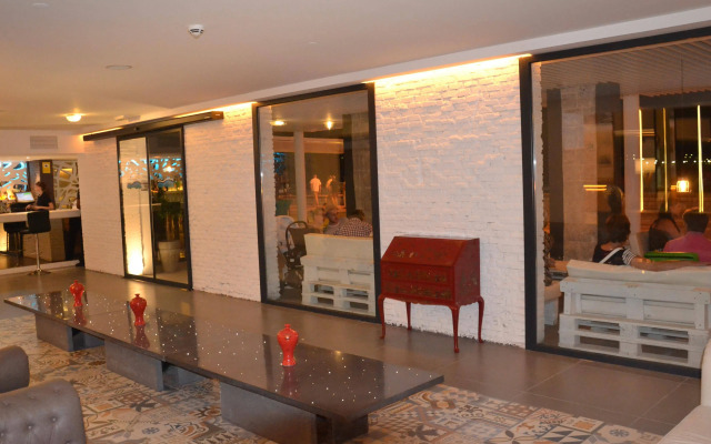 Hotel Brisamar Suites