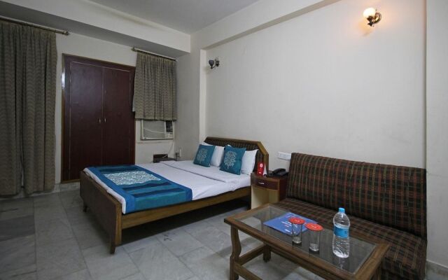 OYO 10400 Hotel The Ambassador