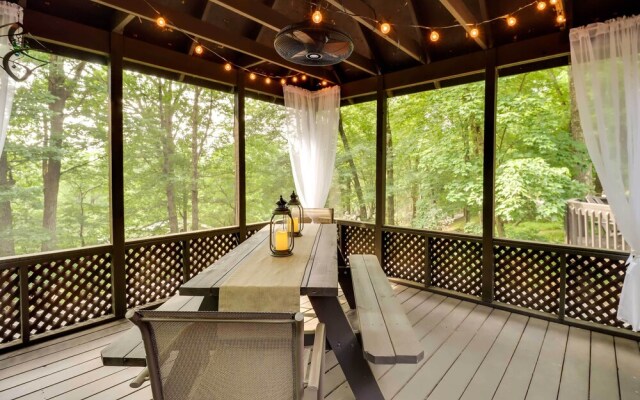 Pet-friendly Poconos Retreat w/ Outdoor Theater!