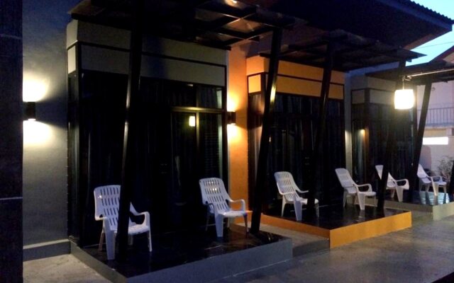 Loma Place Hotel