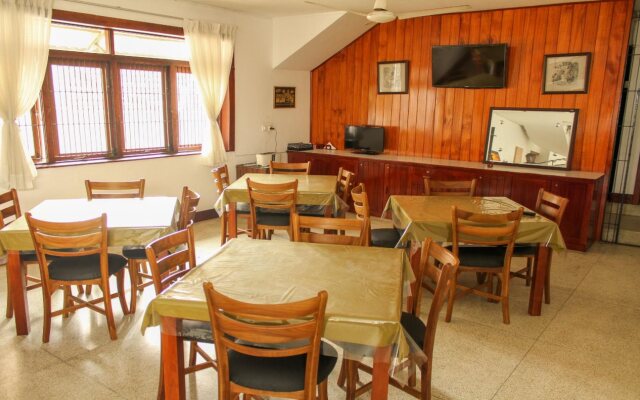 OYO 106 Hotel 12