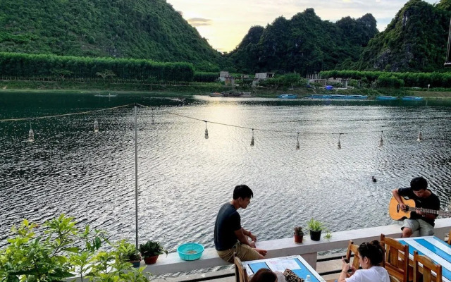 Funny Monkeys Homestay