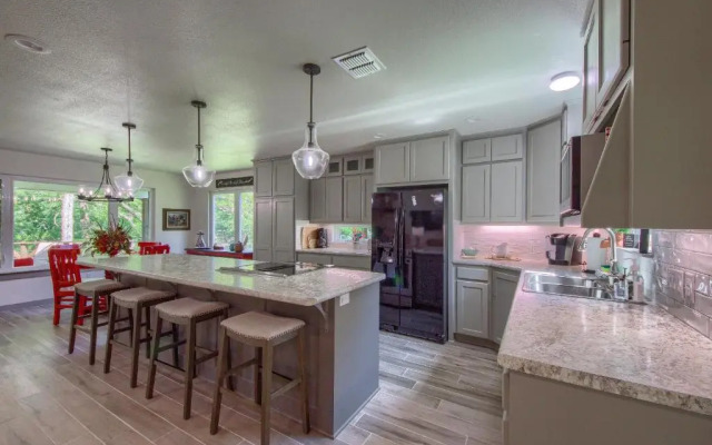 Down River Haus Ld 727 Home