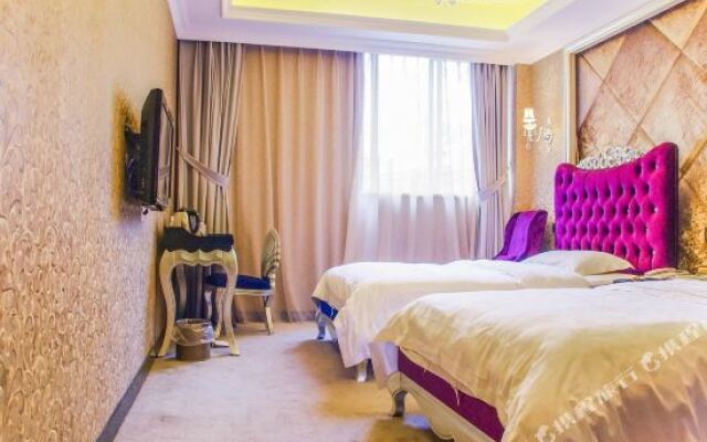 Yibin Peninsula Holiday Inn (Rhine Spring Commercial Center)