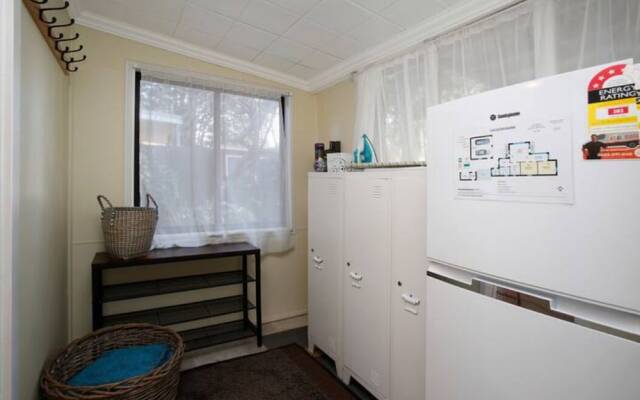 Tullys Hut - Walk to Hikes, Waterfalls, Views