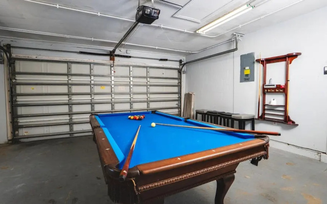 Fun Pool Relax16miles Bushgarden