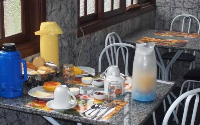 Pousada e Apartamentos Indaia