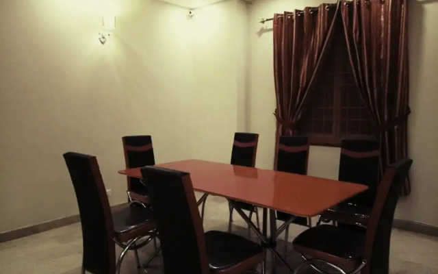 Royal Galaxy Guest House