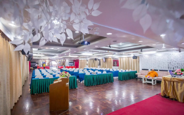 Lopburi Inn
