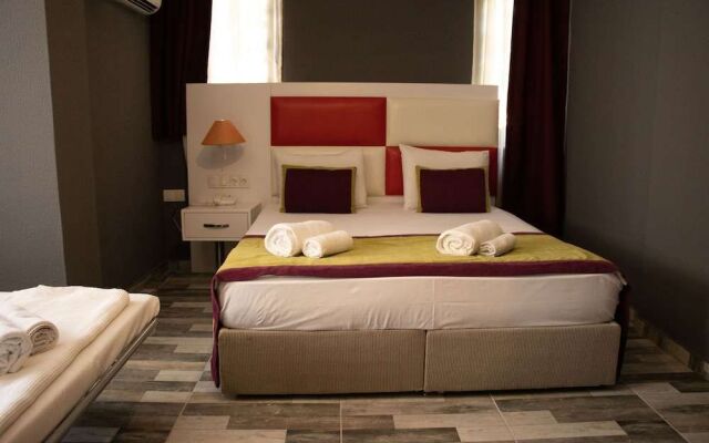Orange Owl Hotel