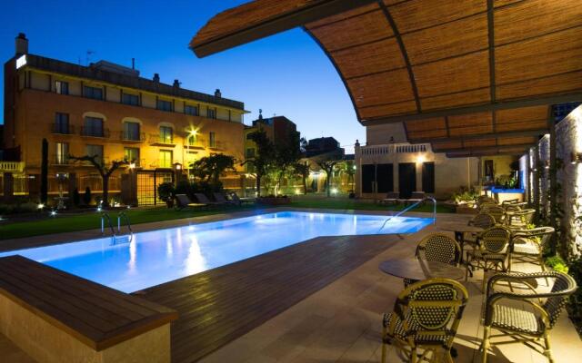 Apartamentos Sant Jordi Montbrio