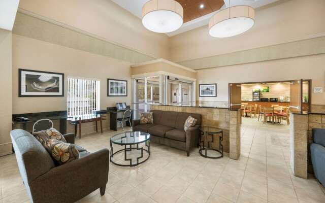 Quality Inn & Suites Fishkill South near I-84