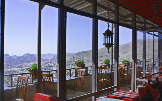 Rocky Mountain Hotel
