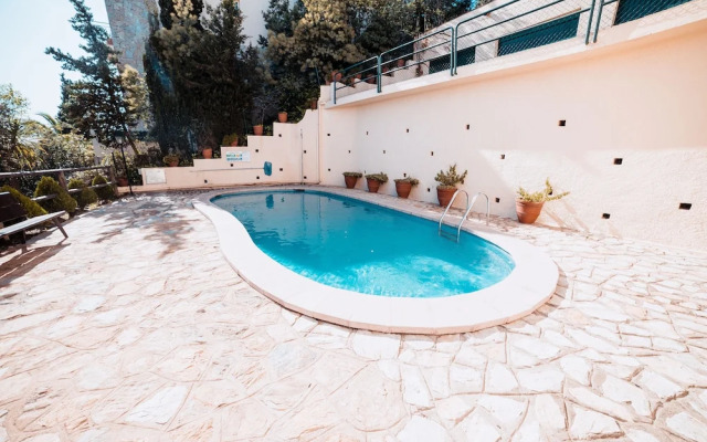 Beautiful Studio with Brilliant Views