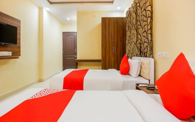 Oyo 36267 Aaditya Grand