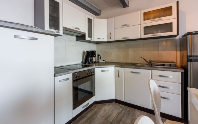 Apartment Schildy