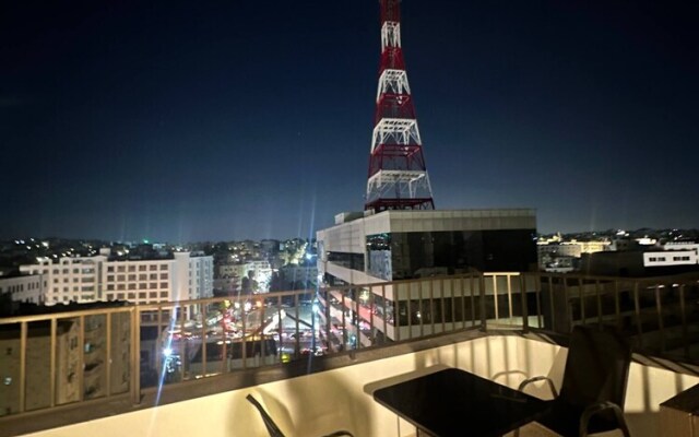 Cozy Rooftop Near Al Services 23