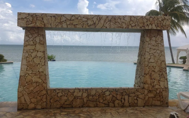 Grand Bahía Ocean View Hotel