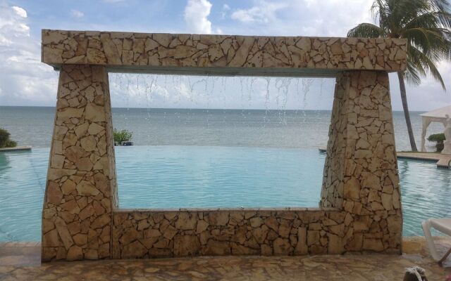 Grand Bahía Ocean View Hotel