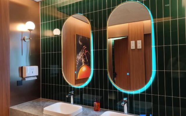 Orange Hotel (Shenzhen Bao'an International Convention and Exhibition Center)