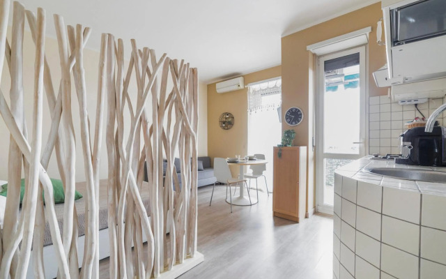 Pasteur Modern Studio with Terrace!