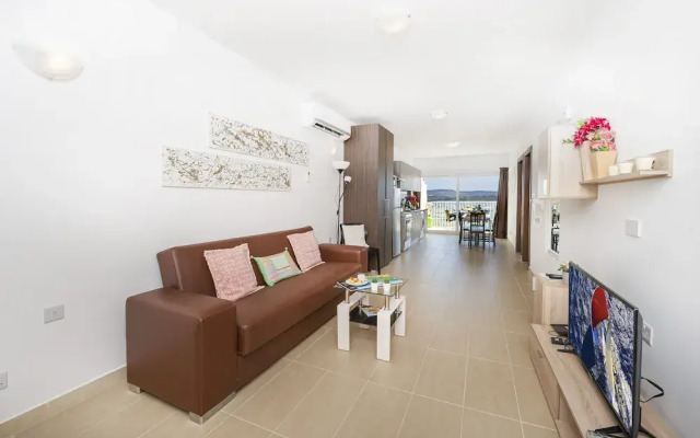 Summer Breeze with Panoramic terrace by Getaways Malta