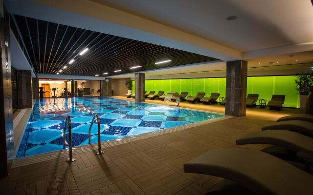 Royal Stay Palace Hotel