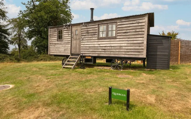 Quercus Redwood - Sleeps 4 - From 375 Per Night