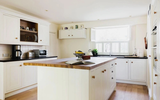 Gloucester Crescent II by Onefinestay