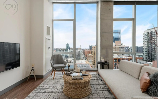 Cloud9 - West Loop Gate at JeffJack