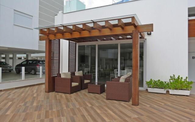 Área Nobre 200m Mar - Temporada - YA01F