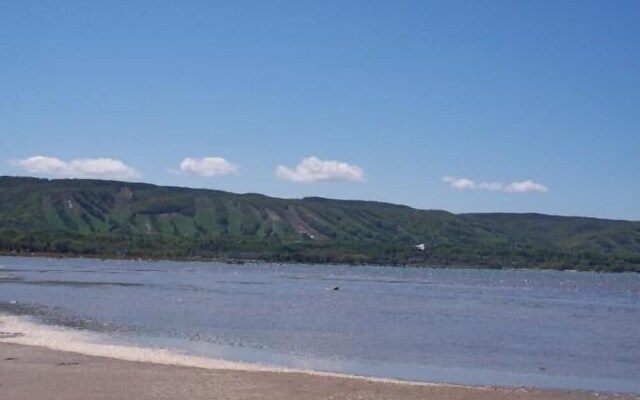 4 Bedroom Blue Mountain Rental with Hot Tub
