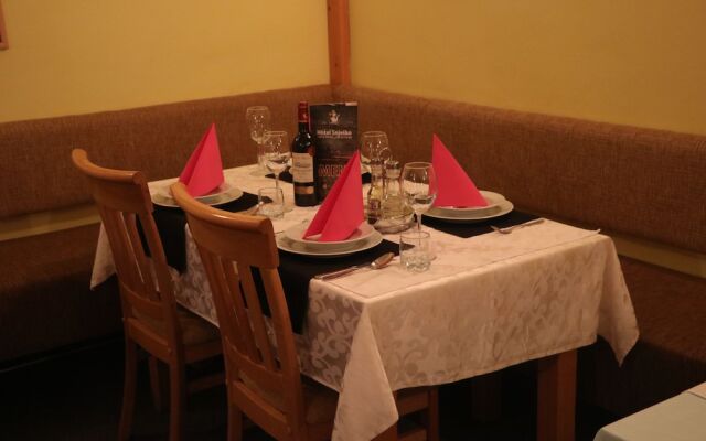 Hotel Snješko