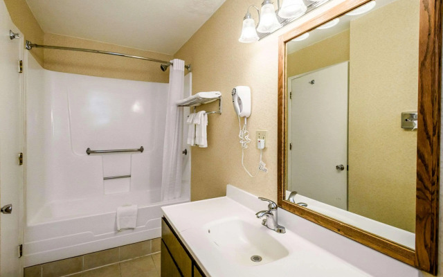 Quality Inn Redding near I-5