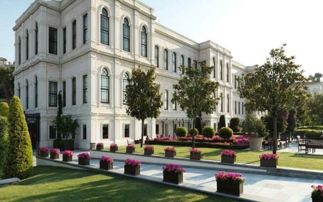 Four Seasons Hotel Istanbul at the Bosphorus