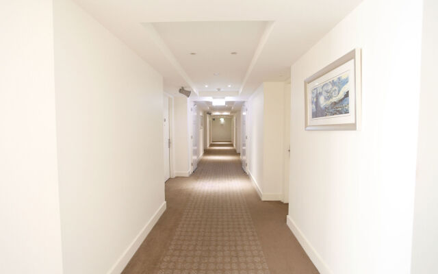 Golden Pebble Hotel