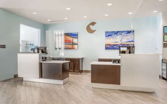 Comfort Inn & Suites Gulf Shores East Beach near Gulf State Park