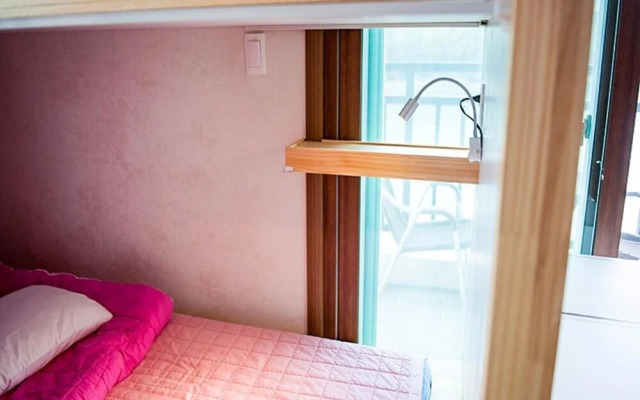 Tongyeong Slobbie Guest House